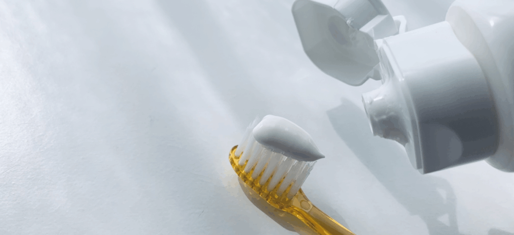 入れ歯に歯磨き粉を使ってはいけない3つの理由